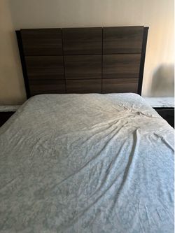 Queen Bed With 2 mattresses