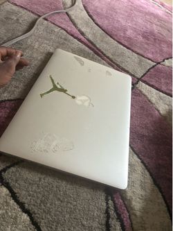 MacBook Pro ( Apple )