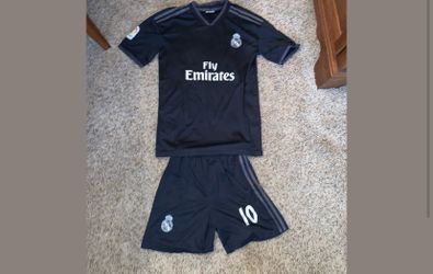 Real Madrid Luka Modric soccer jersey and shorts