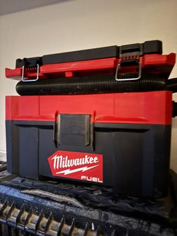 Milwaukee vacuum