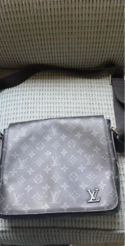 Messenger bag LV