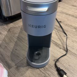 Keurig Coffee Pot Makes Iced Coffee And Hot Coffee Like New Condition