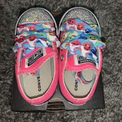 Custom Jewel w/ Baby Shark Size 6 