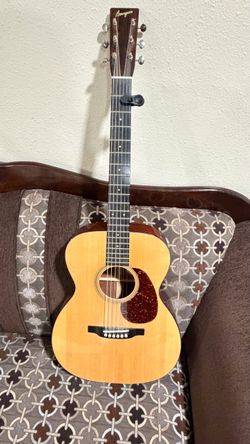 Acoustic guitar Bourgeois country boy