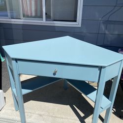 Corner Accent Table 