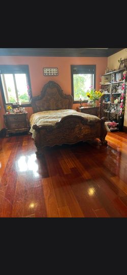 Queen size bed