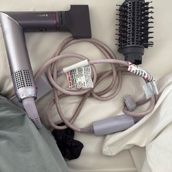 Shark Blow dryer With Brush Attachment Santa Monica