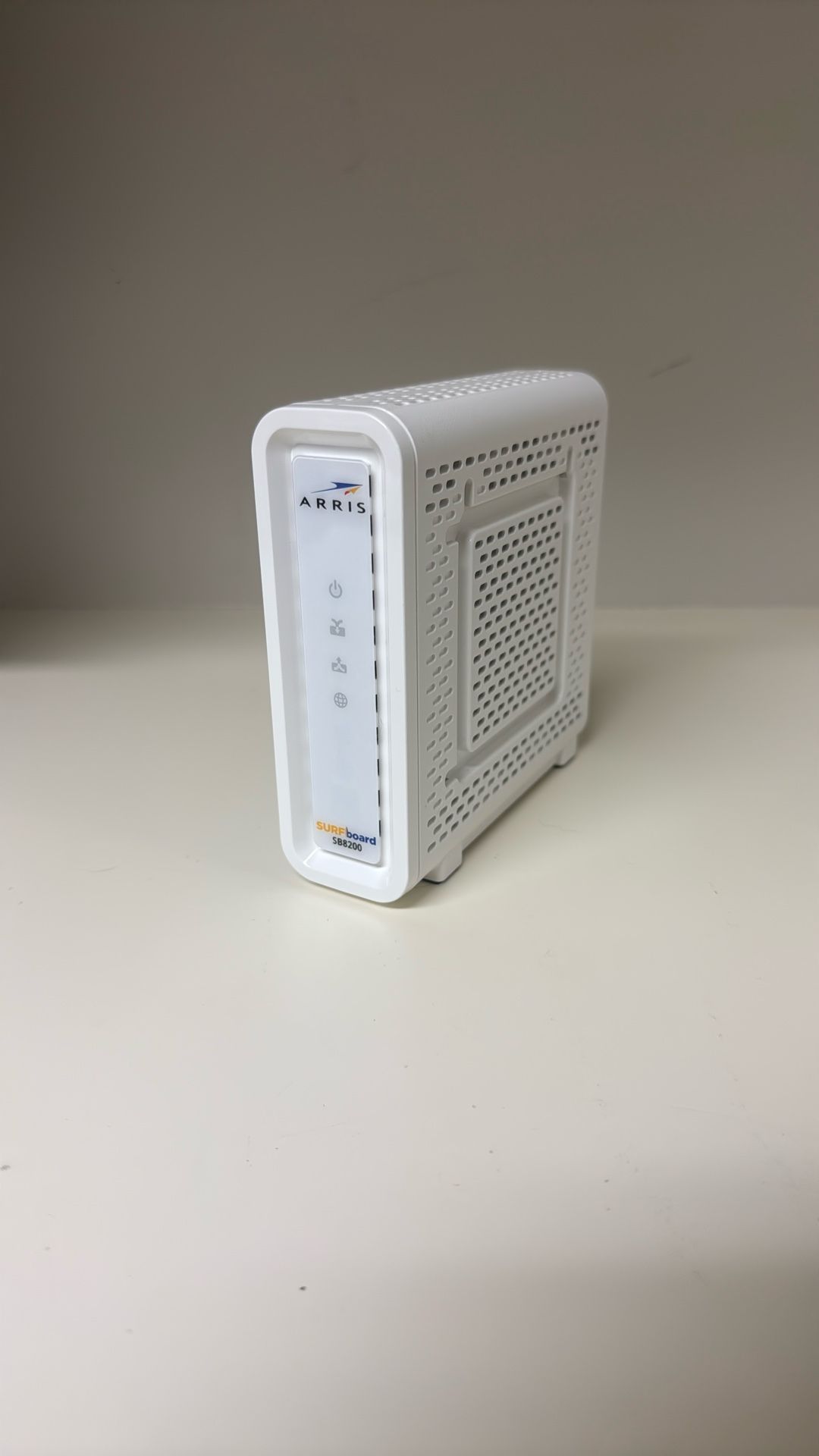 ARRIS SURFboard SB8200 Cable modem