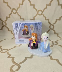 Disney Ceramic Salt and Pepper Shakers Set W/ Tray Frozen II Anna And Elsa New