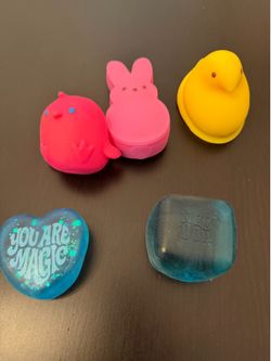 2 NeeDoh and other squishies