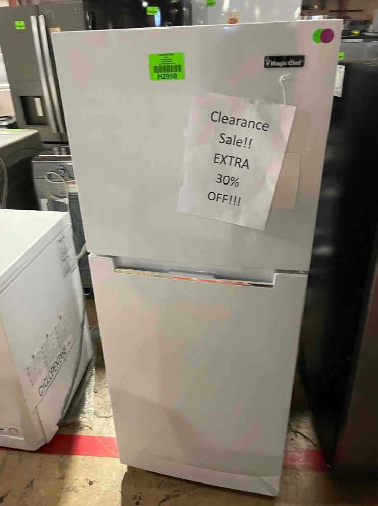 MAGIC CHEF HMDRWE 10.1 cu. ft. Top Freezer Refrigerator PURL