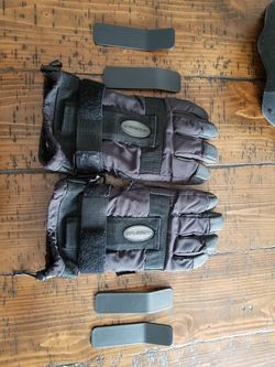 Snowboarding gloves