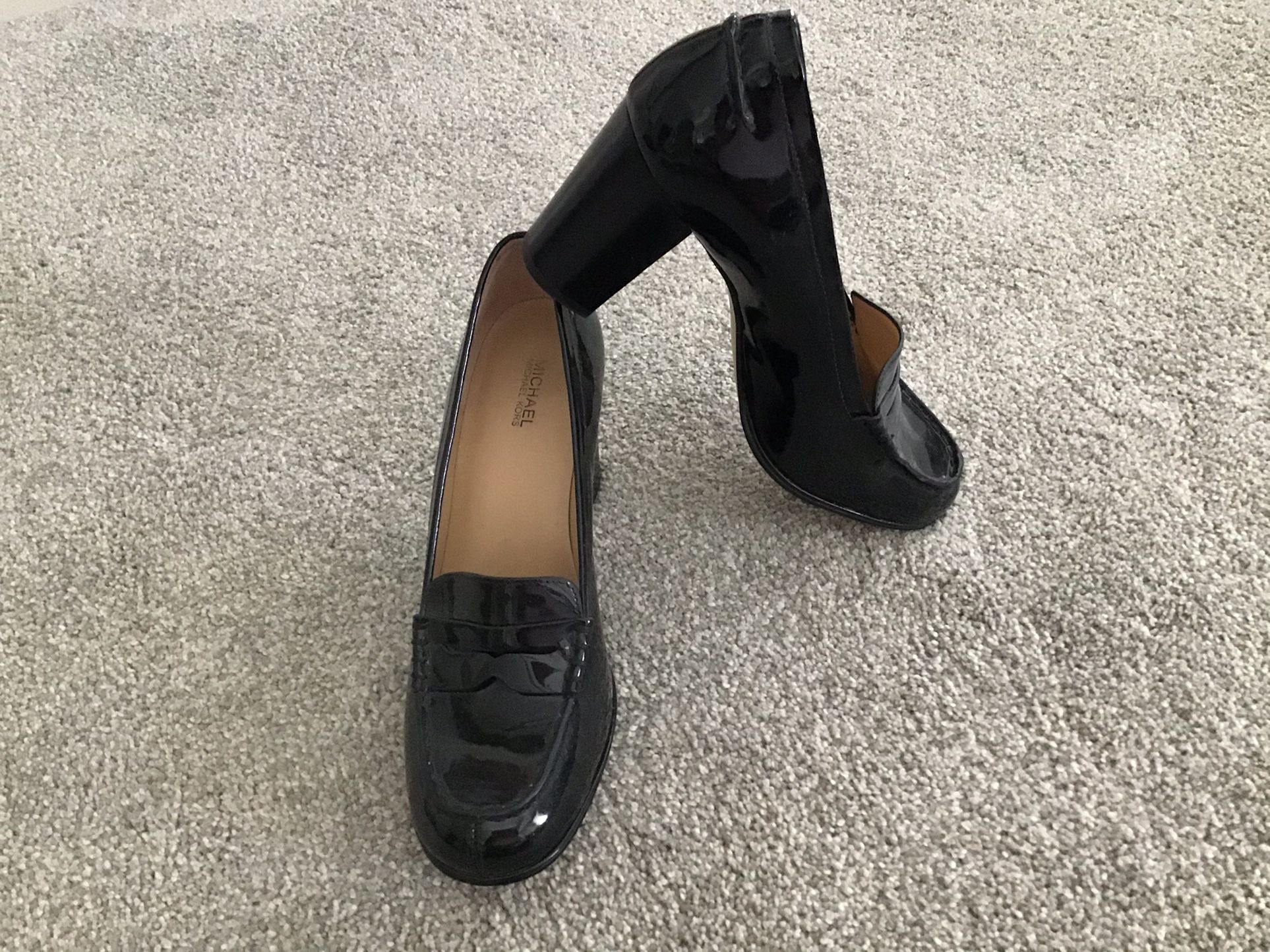 MICHAEL KORS WOMENS SIZE 8 M BLACK LEATHER HIGH HEEL PUMPS PATENT LEATHER DRESS SHOES WORK PARTY