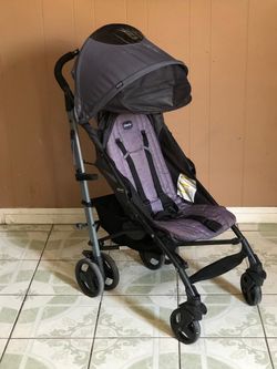 LIKE NEW CHICCO LIGHT WEIGHT STROLLER!!!!
