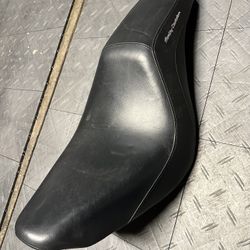 Harley Streetbob Seat 