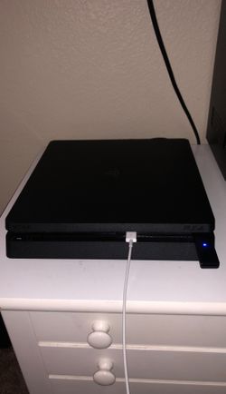 PS4 slim