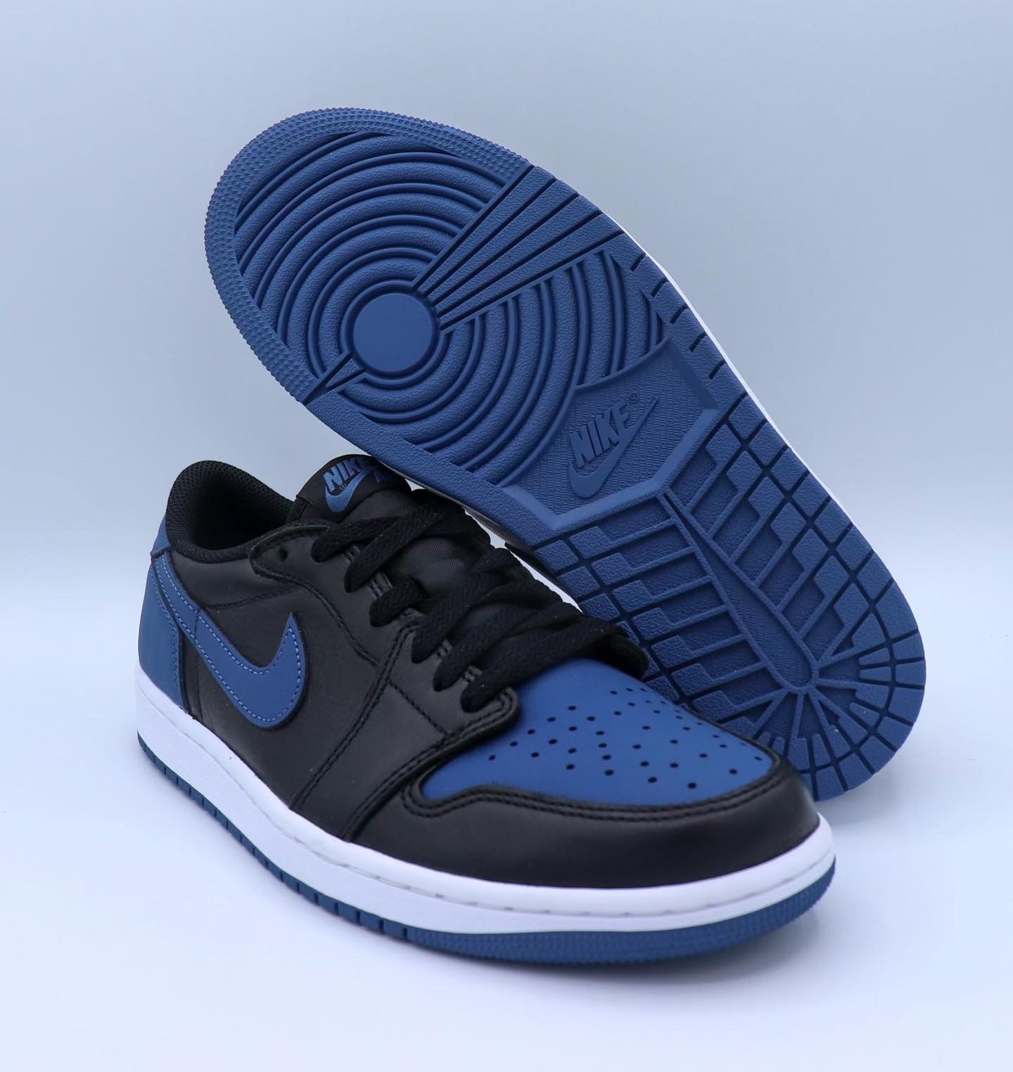 Air Jordan 1 Low “Mystic Navy”