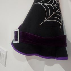 Halloween Witch Costume Never Worn With All Accessories  Size 8-12 Yrs