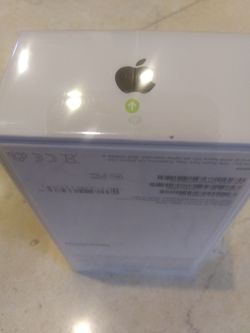 Iohone 7 22GB Cricket new sealed boz