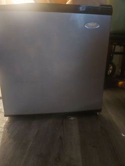 Haier Mini Fridge