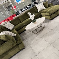 Huge “U” Shape Sectional 💚 Green Color 🥳