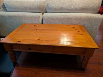 Coffee table ( that lifts)
