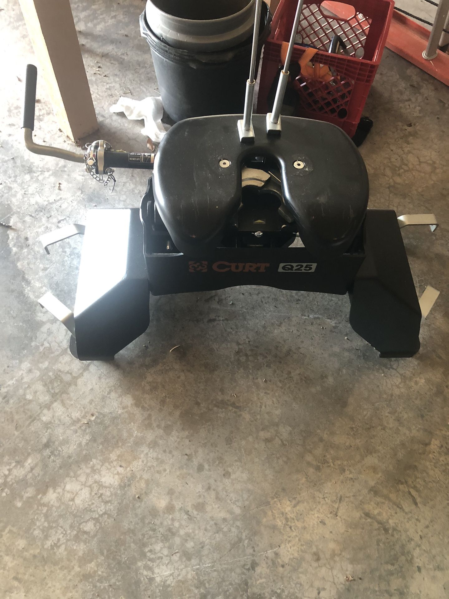 Curt Q25 5th Wheel Hitch