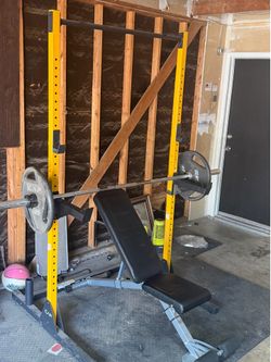 SQUAT RACK AND BENCH