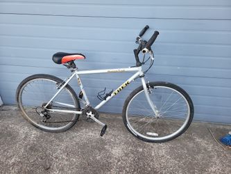 The Clasick 15" Trek 800 Mountain bike