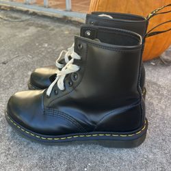 Dr Marten - Leather 80$ 