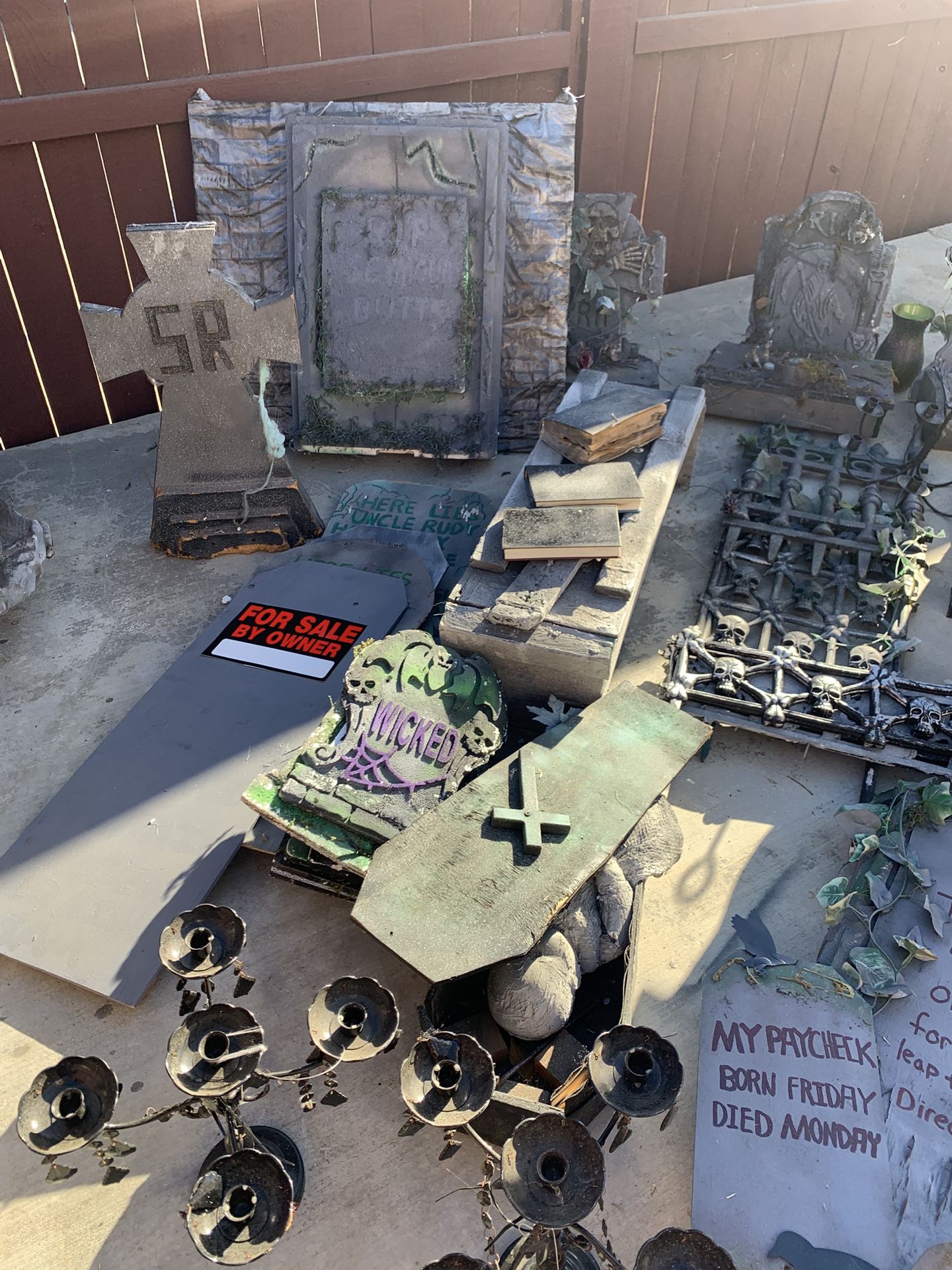 Full Haunted Graveyard Halloween Setup – Life Size Props & Tombstones