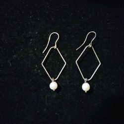 Avon Silver Earrings with Pearl