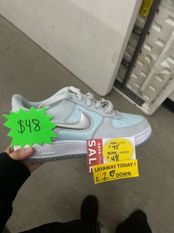 Nike Air Force 1 Low-Top Sneakers