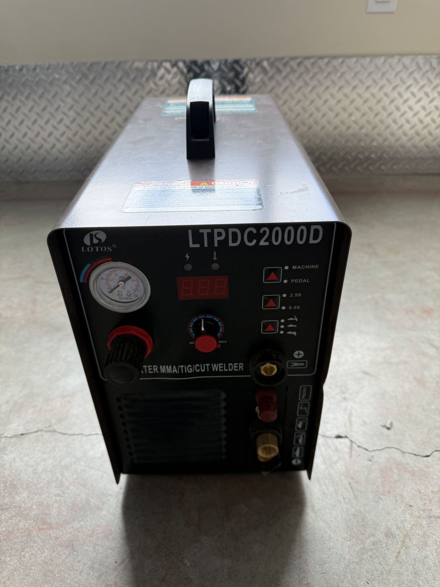 Lotos LTPDC2000D Plasma Cutter