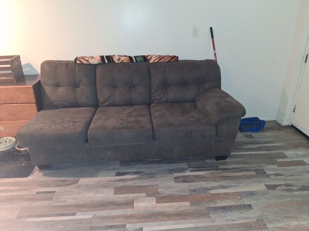 Comfy Couch Excellent Condition