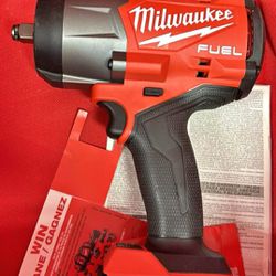 Milwaukee M18 Fuel High Torque 1/2 Impact Wrench 1600ft-lb
