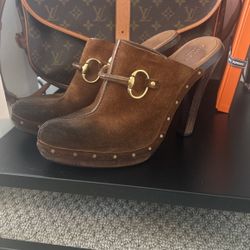 Suede Vintage Gucci Clogs-mules 81/2