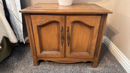 Wood bedside cabinet