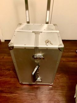 Professional aluminum hairstylist case
