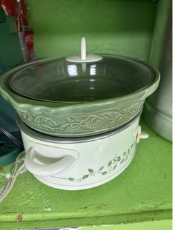 Oval crock pot green and white ivy leaves