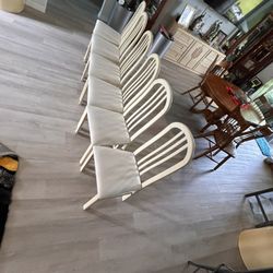 6 Chairs With A Table 
