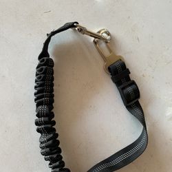 New Adjustable Dog Seatbelt To Secure Dog In Car Seat But Able To Move Around, Heavy Metal Buckles, 3 Ft Totally Expanded 