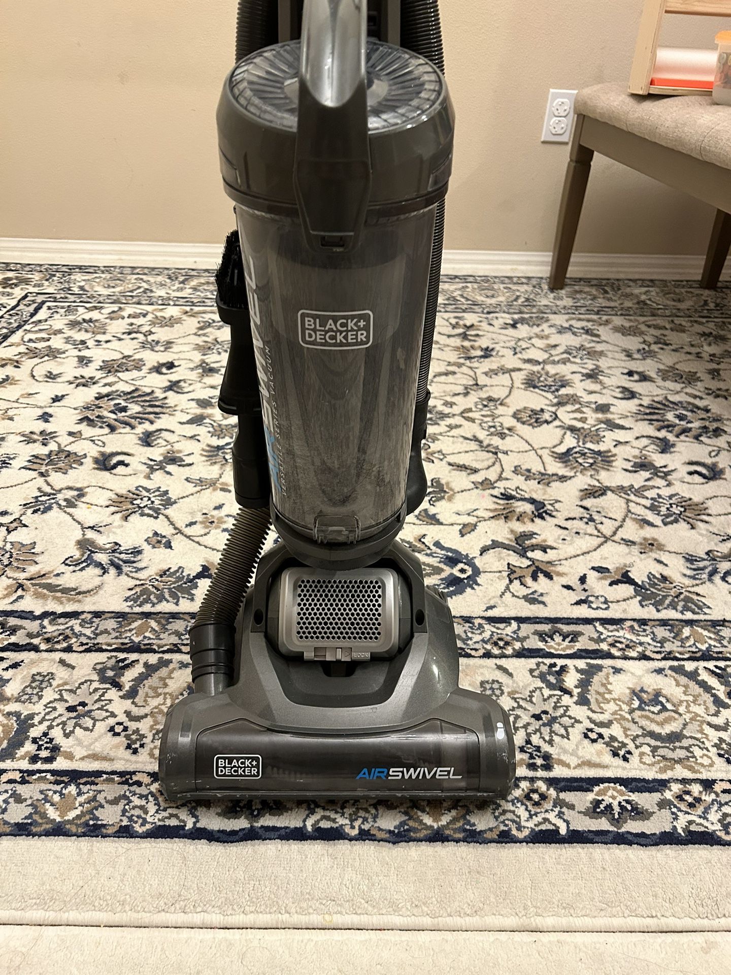Black and Decker AIRSWIVEL Vacuum BDASV104 for Sale in Upland, CA