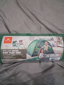 Kids play tent