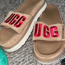 UGGS
