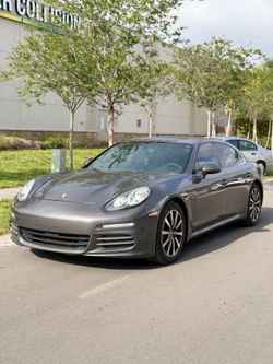 2016 Porsche Panamera