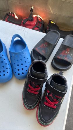 kids shoes size 13C
