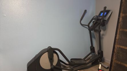 Life fitness X3 cross trainer