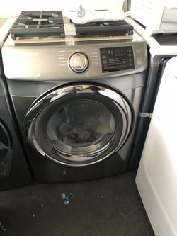 New Samsung 7.5 cu ft front load electric dryer multisteam