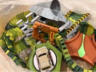 Dino Park Track Set with Motorized Vehicle